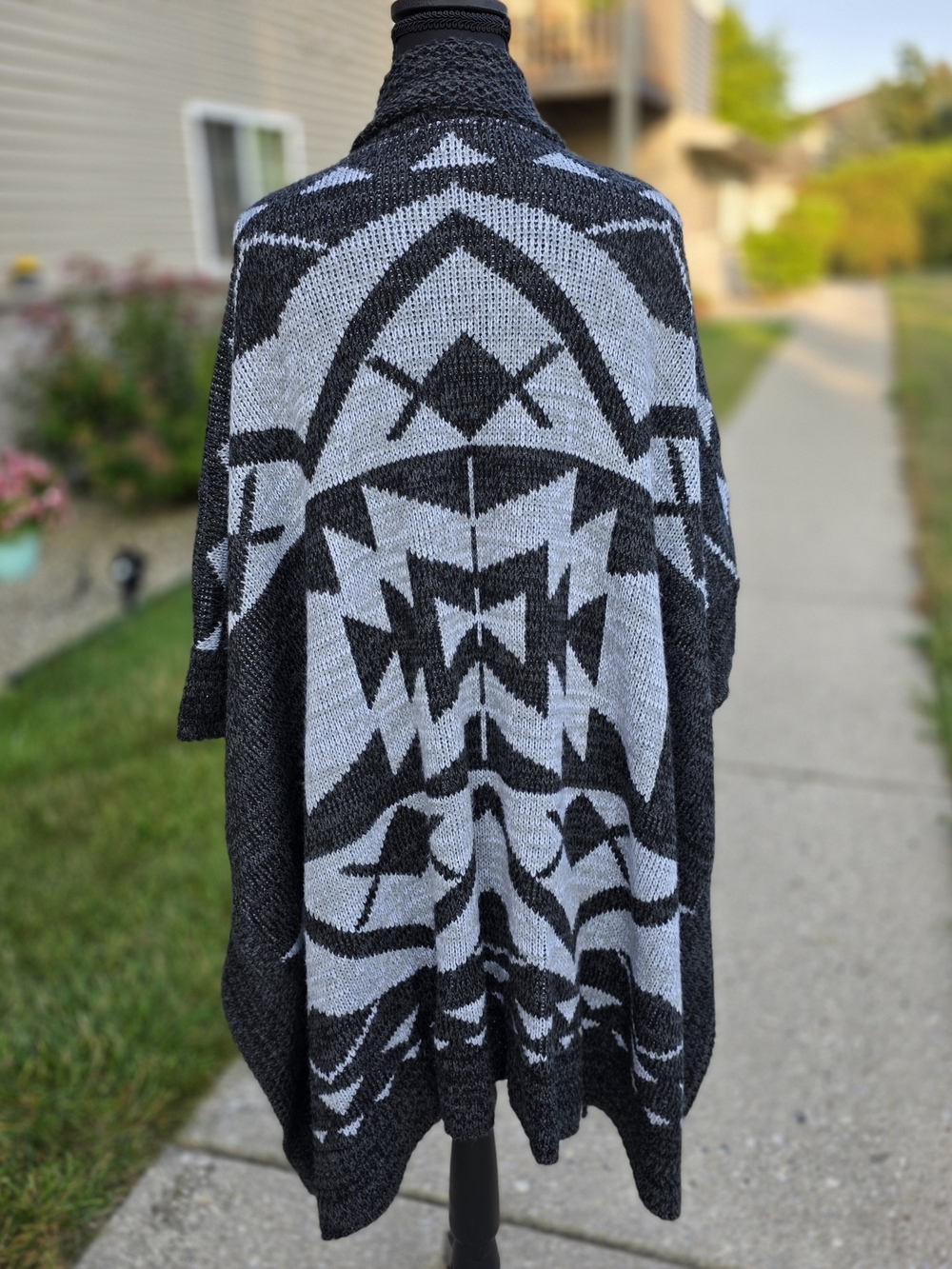 Express Aztec Open Front Cardigan M/L - Picture 4 of 12